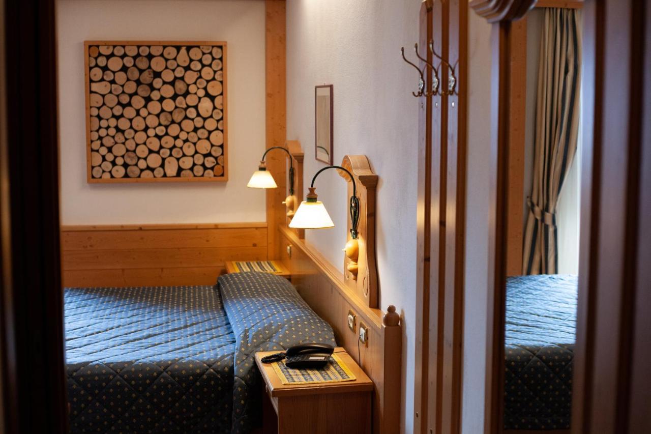 Hotel Posta Forni di Sopra Exterior photo